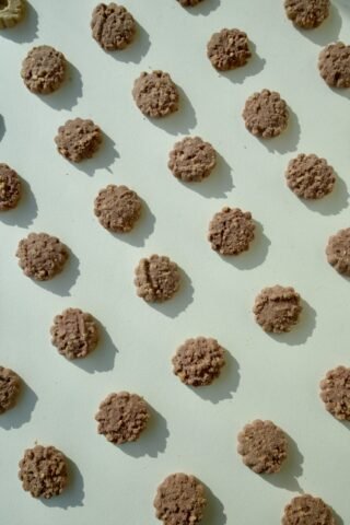 BISCOTTI AL CACAO E NOCCIOLA