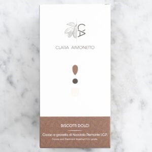 Biscotti al cacao e granella di nocciole "con solo Nocciola IGP Piemonte"